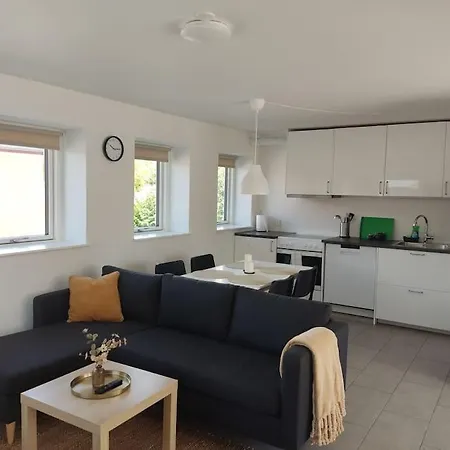 Cozy House With 2 Bedrooms On The Sea Coast Casa vacanze *